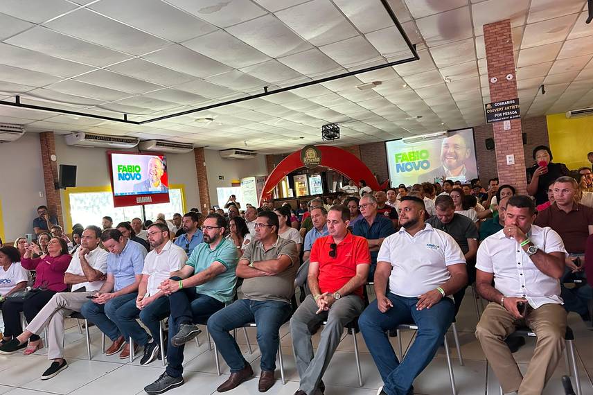 Fábio Novo reúne 300 candidatos a vereador em Teresina após encontro com Lula Fábio Novo reúne 300 candidatos a vereador em Teresina após encontro com Lula
