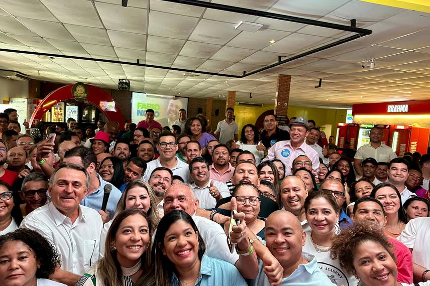 Fábio Novo reúne 300 candidatos a vereador em Teresina após encontro com Lula Fábio Novo reúne 300 candidatos a vereador em Teresina após encontro com Lula