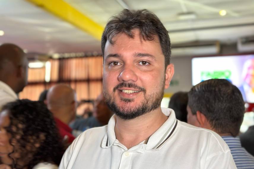 Fábio Novo reúne 300 candidatos a vereador em Teresina após encontro com Lula Fábio Novo reúne 300 candidatos a vereador em Teresina após encontro com Lula