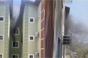 Incêndio em apartamento na zona Norte de Teresina tem início em geladeira e é controlado pelos Bombeiros (Foto: Reprodução) Incêndio em apartamento na zona Norte de Teresina tem início em geladeira e é controlado pelos Bombeiros (Foto: Reprodução)