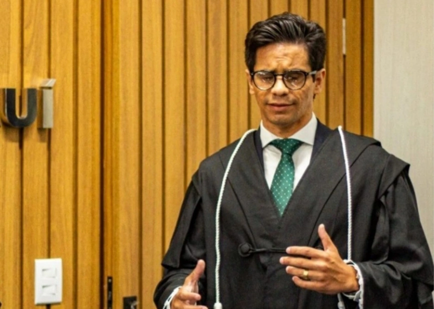 Juiz Caio Emanuel Severiano Santos e Sousa