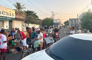 Mulher fica ferida após grave acidente entre carro e moto na BR-343 em Campo Maior (Foto: Pedro Melo/ Conecta Piauí) Mulher fica ferida após grave acidente entre carro e moto na BR-343 em Campo Maior (Foto: Pedro Melo/ Conecta Piauí)