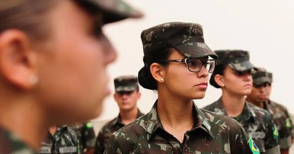 Mulheres poderão se alistar no serviço militar aos 18 anos