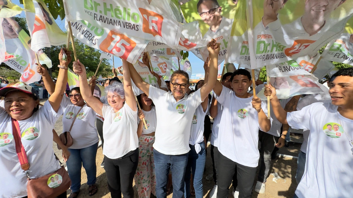 Parnaíba: Dr. Hélio inicia campanha eleitoral com multidão em bandeiraço