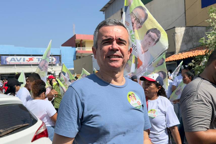 Parnaíba: Dr. Hélio inicia campanha eleitoral com multidão em bandeiraço Parnaíba: Dr. Hélio inicia campanha eleitoral com multidão em bandeiraço