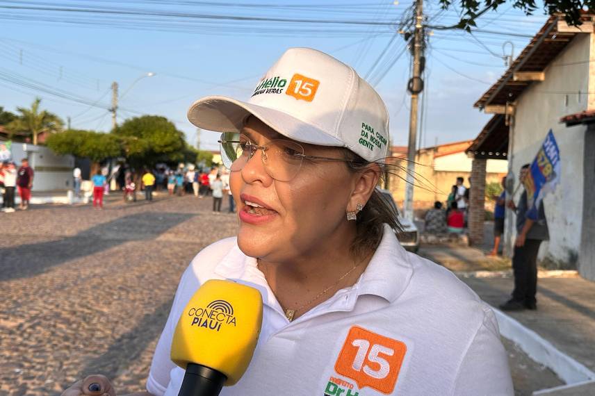 ‘Caminhada do 15’ reúne centenas de pessoas em Parnaíba nessa quarta ‘Caminhada do 15’ reúne centenas de pessoas em Parnaíba nessa quarta