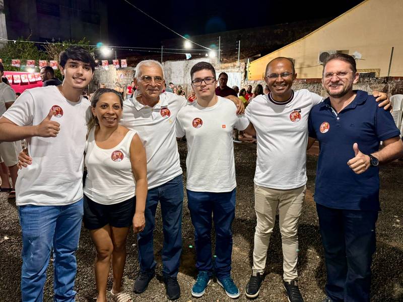 Candidato a prefeito de Ribeiro Gonçalves reúne centenas de apoiadores em Teresina