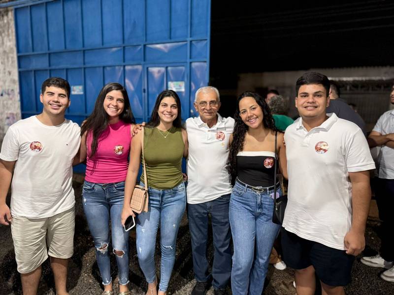 Candidato a prefeito de Ribeiro Gonçalves reúne centenas de apoiadores em Teresina