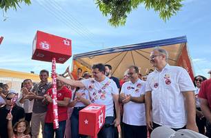 Candido a prefeito Gilson e Rafael Fonteles reúnem multidão em Pedro Laurentino (Foto: James Rodrigues/Conecta Piauí)
