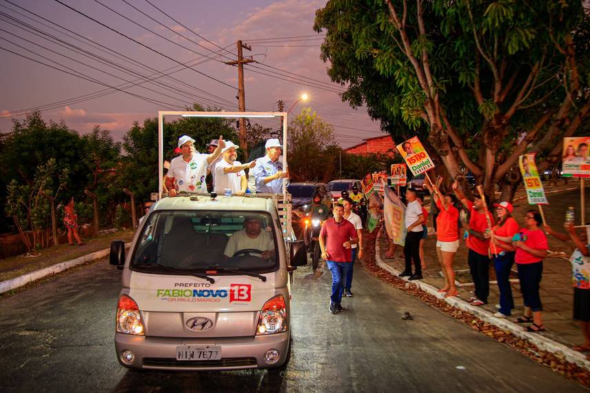 Com governador Rafael e Fábio Novo, carreata do 13 percorre a zona Norte de Teresina Com governador Rafael e Fábio Novo, carreata do 13 percorre a zona Norte de Teresina