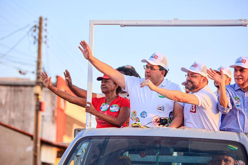 Com governador Rafael e Fábio Novo, carreata do 13 percorre a zona Norte de Teresina Com governador Rafael e Fábio Novo, carreata do 13 percorre a zona Norte de Teresina