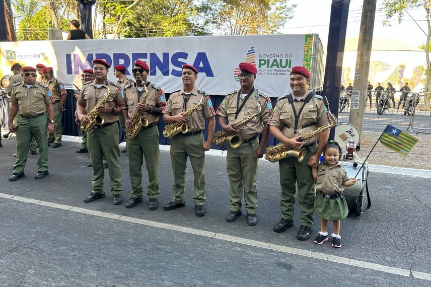 Desfile de 7 de Setembro reúne autoridades e grande público em Teresina Desfile de 7 de Setembro reúne autoridades e grande público em Teresina