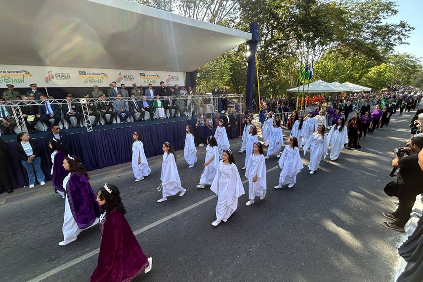 Desfile de 7 de Setembro reúne autoridades e grande público em Teresina Desfile de 7 de Setembro reúne autoridades e grande público em Teresina