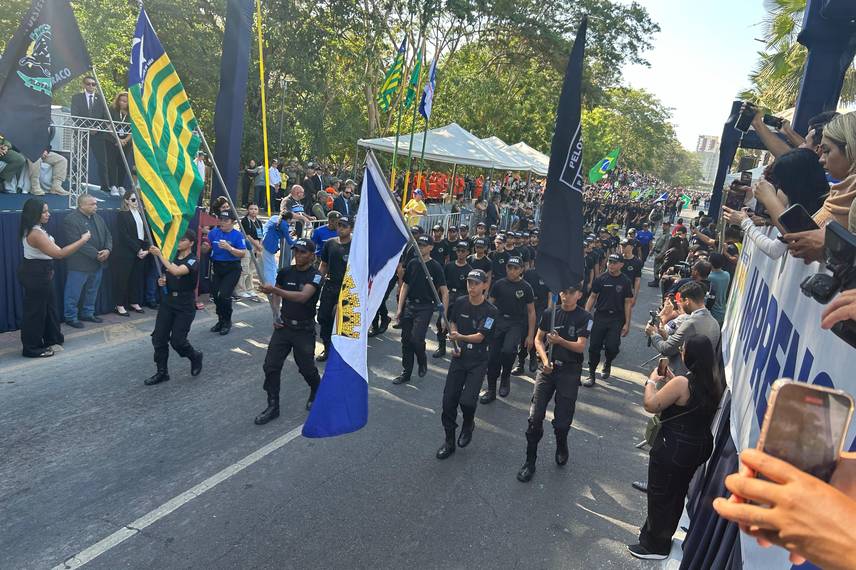 Desfile de 7 de Setembro reúne autoridades e grande público em Teresina Desfile de 7 de Setembro reúne autoridades e grande público em Teresina