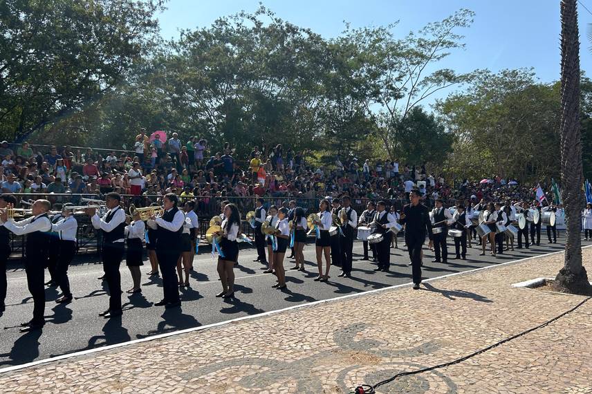 Desfile de 7 de Setembro reúne autoridades e grande público em Teresina Desfile de 7 de Setembro reúne autoridades e grande público em Teresina