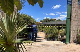 Dono de floricultura é assassinado com um tiro na cabeça em Parnaíba (Foto: Kássio Cavalcante / Conecta Piauí) Dono de floricultura é assassinado com um tiro na cabeça em Parnaíba (Foto: Kássio Cavalcante / Conecta Piauí)