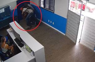 Dupla de criminosos rouba arma de policial em pleno serviço no Maranhão (Foto: Reprodução)