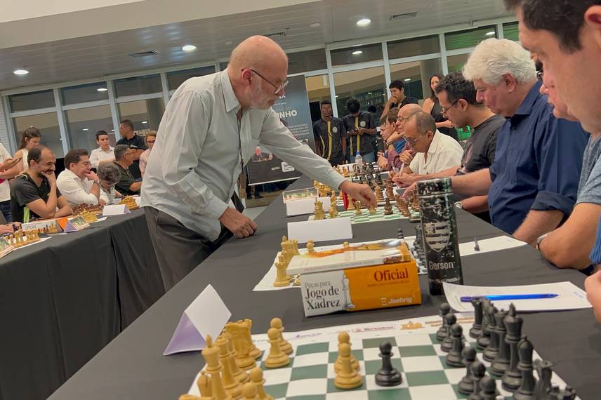 Enxadrista Mequinho participa de 20 partidas simultâneas em Teresina Enxadrista Mequinho participa de 20 partidas simultâneas em Teresina