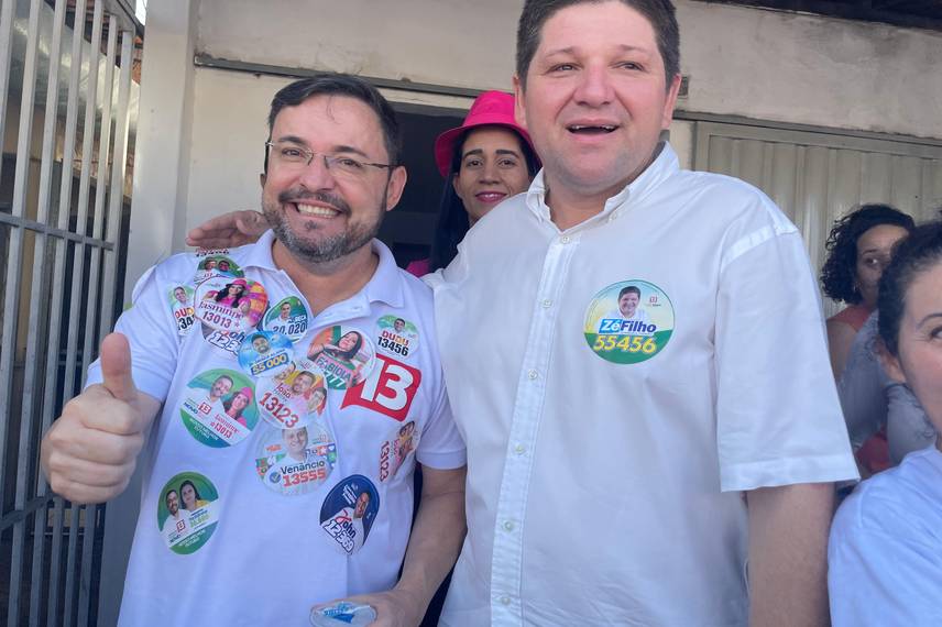 Fábio Novo realiza caminhada com muitos apoiadores na zona Leste de Teresina Fábio Novo realiza caminhada com muitos apoiadores na zona Leste de Teresina