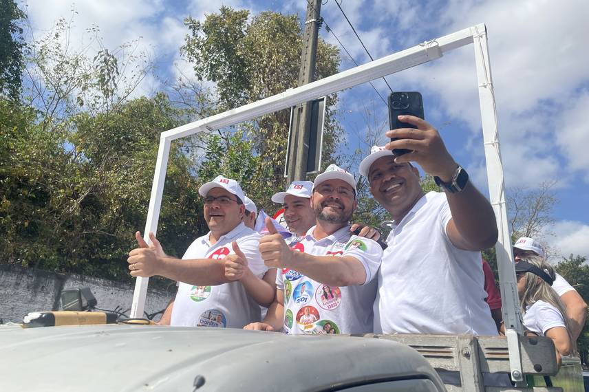 Fabio Novo realiza carreata na zona Norte de Teresina Fabio Novo realiza carreata na zona Norte de Teresina