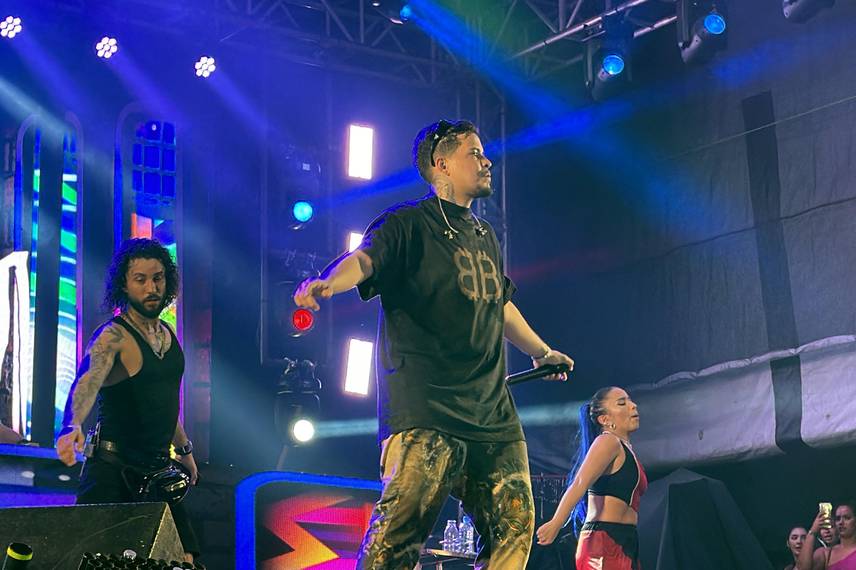 Felipe Amorim agita mais de 30 mil fãs no 2º dia de Festival de Verão em Parnaíba Felipe Amorim agita mais de 30 mil fãs no 2º dia de Festival de Verão em Parnaíba