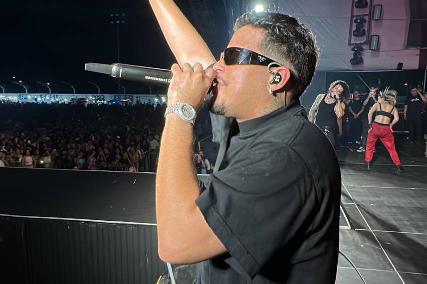 Felipe Amorim agita mais de 30 mil fãs no 2º dia de Festival de Verão em Parnaíba Felipe Amorim agita mais de 30 mil fãs no 2º dia de Festival de Verão em Parnaíba