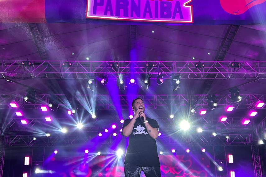 Henry Freitas anima mais de 40 mil fãs no 3º dia de Festival de Verão em Parnaíba Henry Freitas anima mais de 40 mil fãs no 3º dia de Festival de Verão em Parnaíba