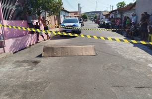 Homem é assassinado a tiros na Vila da Paz, zona Sul de Teresina (Foto: Kássio Cavalcante / Conecta Piauí) Homem é assassinado a tiros na Vila da Paz, zona Sul de Teresina (Foto: Kássio Cavalcante / Conecta Piauí)