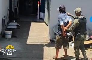 Homem é preso por agredir companheira dentro de casa na zona Leste de Teresina (Foto: Repórter 12/Conecta Piauí)