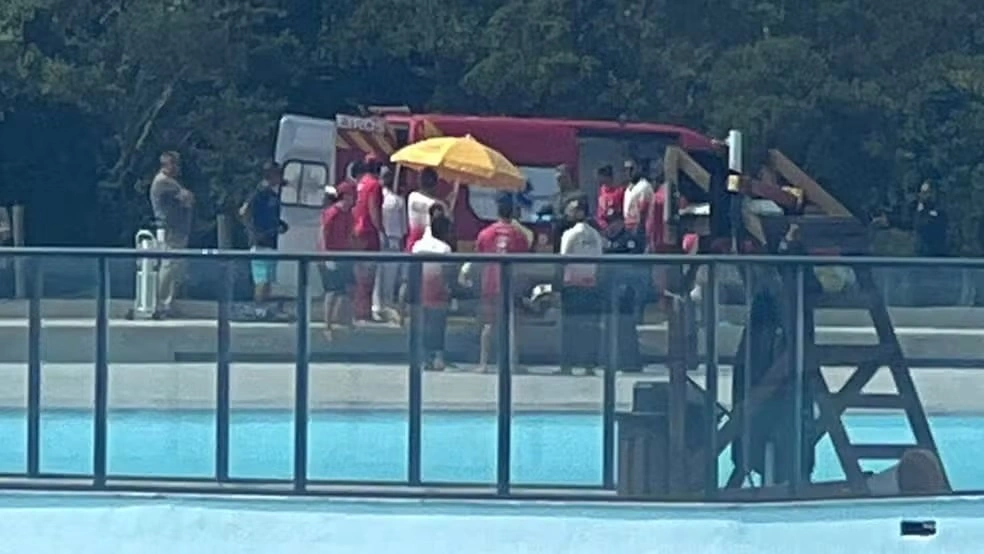 Idoso morre após surfar em onda artificial em Santa Catarina