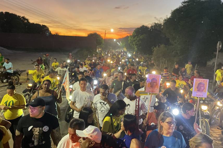 Joãozinho da Varjota realiza a maior carreata da história de Monsenhor Gil Joãozinho da Varjota realiza a maior carreata da história de Monsenhor Gil