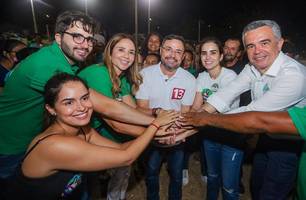 Lucy e Fábio Novo reúnem centenas de amigos e amigas no bairro Porto do Centro (Foto: Ascom/Lucy) Lucy e Fábio Novo reúnem centenas de amigos e amigas no bairro Porto do Centro (Foto: Ascom/Lucy)