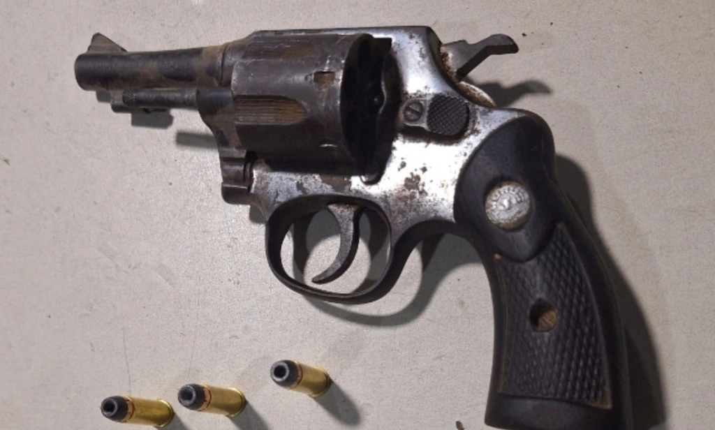 Quadrilha é presa por assaltos após pneu de carro furar durante perseguição em Teresina