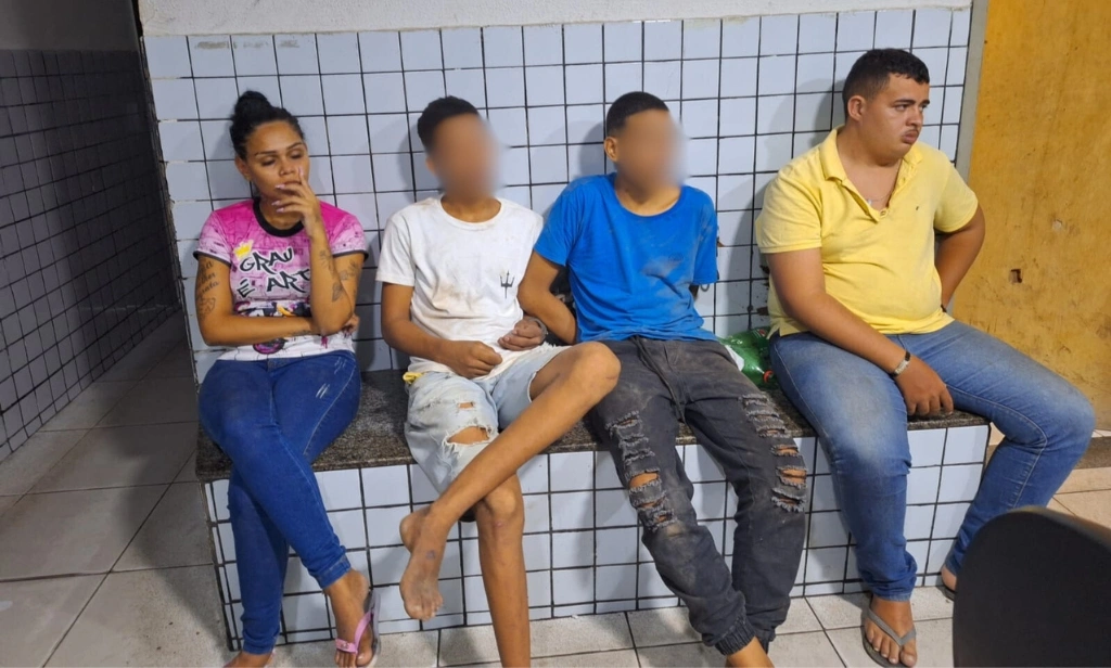 Quadrilha é presa por assaltos após pneu de carro furar durante perseguição em Teresina