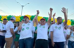 Rafael Fonteles participa de grande caminhada com Avelar Lopes em Simplício Mendes (Foto: Conecta Piauí) Rafael Fonteles participa de grande caminhada com Avelar Lopes em Simplício Mendes (Foto: Conecta Piauí)