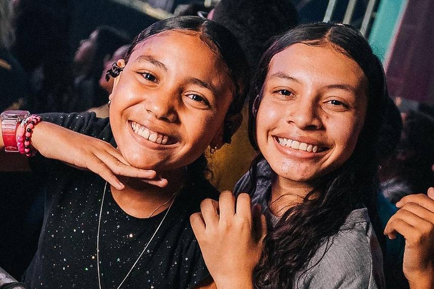 Show gospel em Parnaíba comove multidão e deixa marcas de fé e emoção Show gospel em Parnaíba comove multidão e deixa marcas de fé e emoção