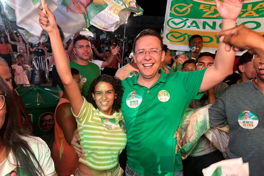 Zé Neto reúne mais de 4 mil pessoas em encontro com Fábio Novo em Teresina Zé Neto reúne mais de 4 mil pessoas em encontro com Fábio Novo em Teresina