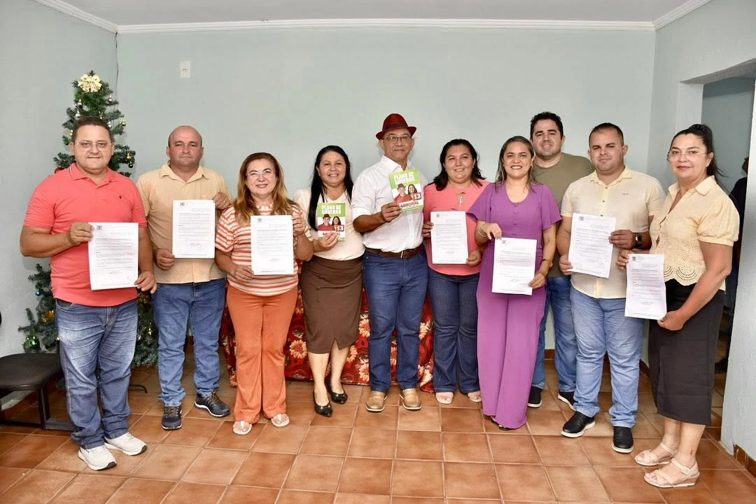 Abdonal Melo empossa nova equipe de secretários municipais em São João do Arraial