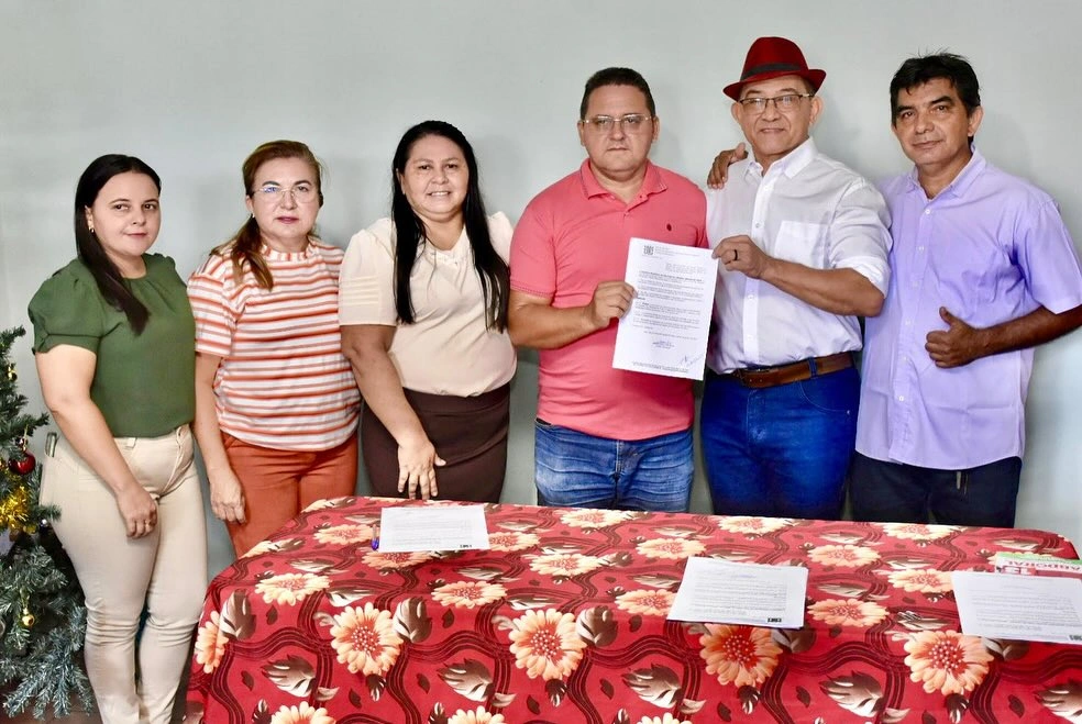 Abdonal Melo empossa nova equipe de secretários municipais em São João do Arraial