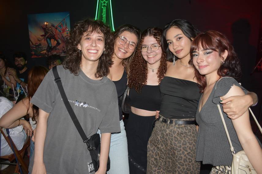 Aprovados no Enem comemoram em PUB
