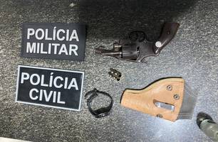 Arma encontrada pela polícia (Foto: Reprodução) Arma encontrada pela polícia (Foto: Reprodução)