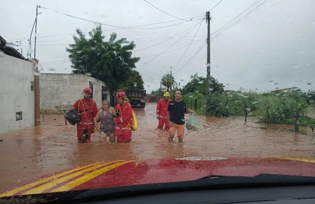 Bombeiros, Defesa Civil e outros órgãos do Piauí montam força-tarefa em Picos