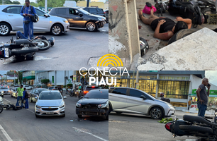 Colisão entre carro e motos deixa dois feridos na avenida Homero, em Teresina (Foto: Conecta Piauí) Colisão entre carro e motos deixa dois feridos na avenida Homero, em Teresina (Foto: Conecta Piauí)