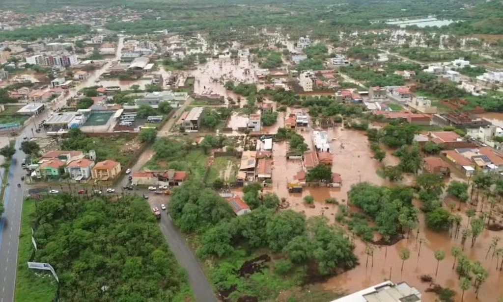 Corpo de Bombeiros repassa orientações para atender vítimas de alagamento em Picos