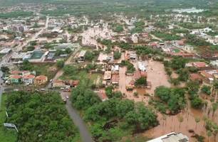Corpo de Bombeiros repassa orientações para atender vítimas de alagamento em Picos (Foto: Reprodução) Corpo de Bombeiros repassa orientações para atender vítimas de alagamento em Picos (Foto: Reprodução)