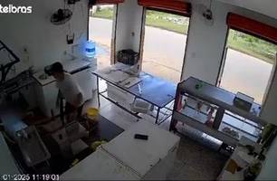 Empresário é eletrocutado ao usar celular conectado ao carregador no Maranhão (Foto: Reprodução)