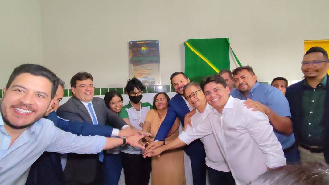 Governador entrega reforma e ampliação de escola na zona Norte de Teresina