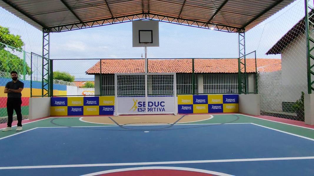 Governador entrega reforma e ampliação de escola na zona Norte de Teresina