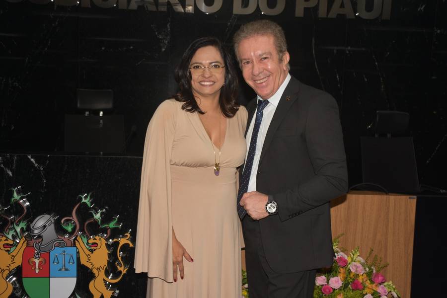 Juíza Keylla Ranyere assume presidência da AMAPI como a primeira mulher no cargo