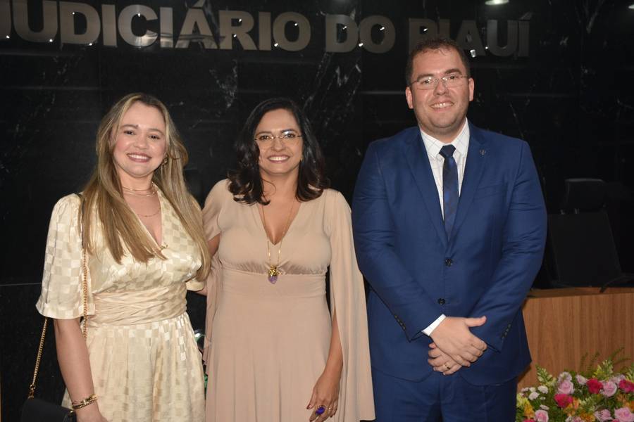 Juíza Keylla Ranyere assume presidência da AMAPI como a primeira mulher no cargo